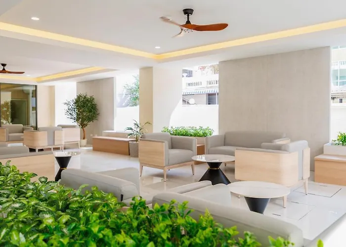 B2 Huai Khwang Boutique & Budget Hotel