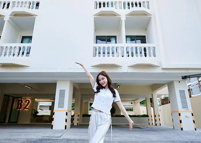B2 Huai Khwang Boutique & Budget