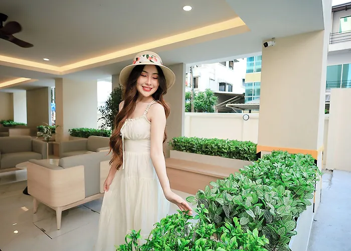 B2 Huai Khwang Grand Boutique Hotel