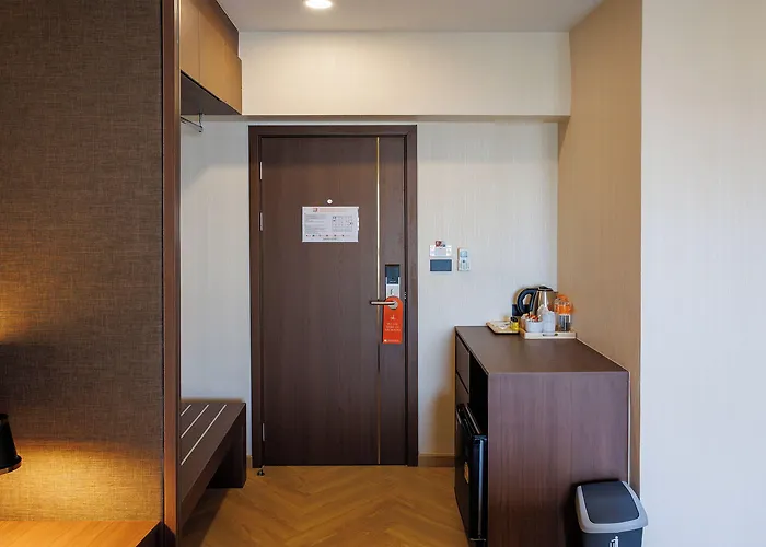 B2 Huai Khwang Grand Boutique Hotel 3*