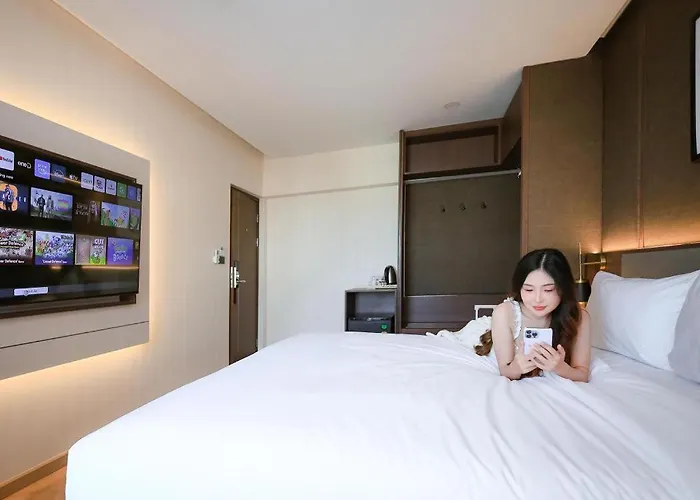 Hotel B2 Huai Khwang Grand Boutique 3*