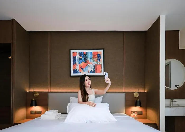 B2 Huai Khwang Grand Boutique