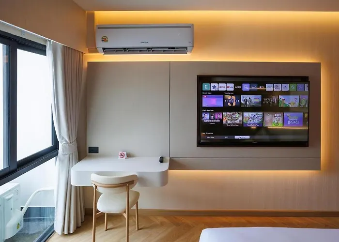 B2 Huai Khwang Grand Boutique Hotel 3*